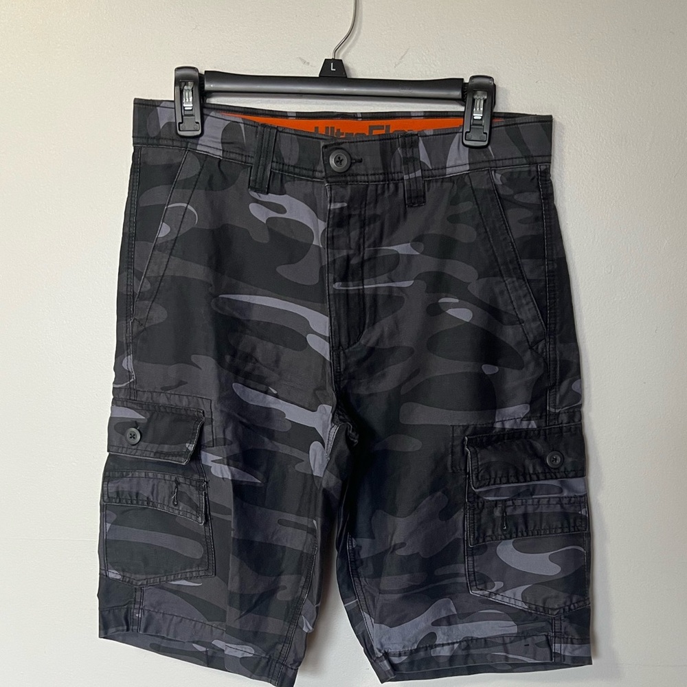urban pipeline Black & Gray Camo Cargo Shorts
